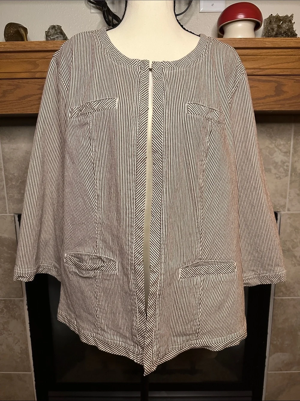 Brown & White Striped Jacket 3/4 Split Sleeve Hook & Eye Closure Size 1X